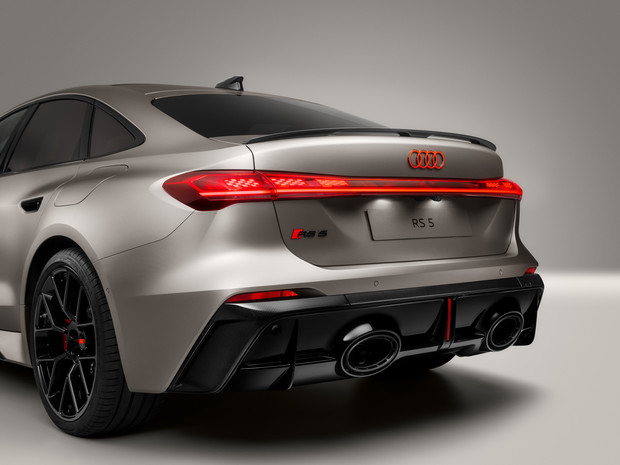 Audi RS 5 debitira kao F1 hot lap automobil Audi RS 5 debitira kao F1 hot lap automobil