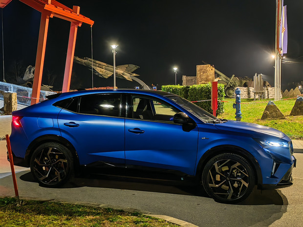 Renault Rafale E-Tech plug in hybrid 4x4 300 Renault Rafale E-Tech plug in hybrid 4x4 300