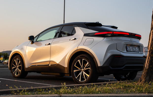 Toyota C-HR C-LUB PHEV TEST